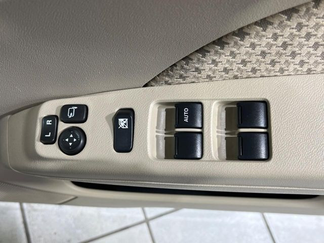 �y�d���i�[�~���[�z�T�C�h�~���[�͓d���i�[���ƂȂ��Ă���A�������ԏ�ł��L�Y�������X�N��}�����܂��B