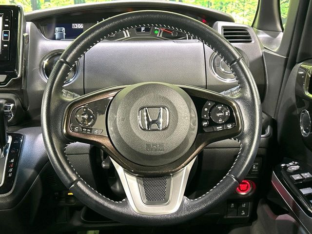 �y�����v�����X�e�A�����O�z�㎿�Ȋv���g�p���邱�ƂŁA��ɂ����������݂ƂĂ��^�]���₷���n���h���ł���