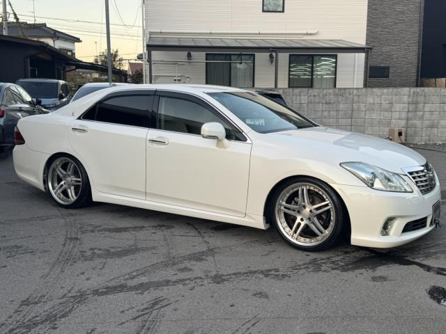 クラウン3.0 ロイヤルサルーン アニバーサリー エディション