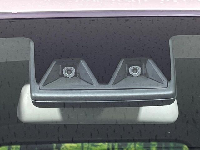 �y�X�}�[�g�A�V�X�g�z���s���ɑO���̎ԗ�����F�����A�Փ˂������Ȏ��͌x��ƃu���[�L�ŏՓˉ���Ɣ�Q�y�����A�V�X�g�B�����S�Ƀh���C�u�����y���݂��������܂��B