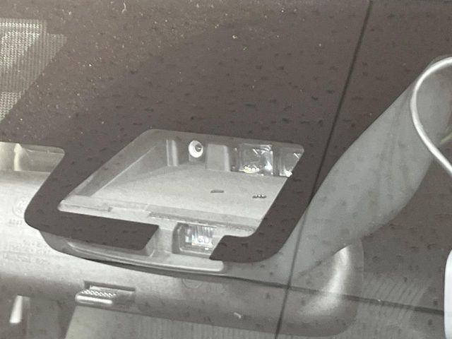 �y�g���^�Z�[�t�e�B�Z���X�z���s���ɑO���̎ԗ�����F�����A�Փ˂������Ȏ��͌x��ƃu���[�L�ŏՓˉ���Ɣ�Q�y�����A�V�X�g�B�����S�Ƀh���C�u�����y���݂��������܂��B