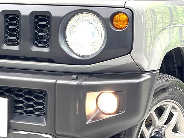 �yLED�w�b�h���C�g�z���V����ԑ��s�����ǍD�Ȏ��E���m�ۂ����S���ĉ^�]�ł��鍂�P�xLED�w�b�h���C�g�𑕔�!�_�����x�������A����d�͂��}�����Ă��܂��B