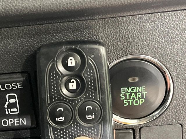 �y�L�[�t���[�V�X�e���z�J�o����|�P�b�g�ɓ��ꂽ�܂܂ł��h�A�̎{���E�������\�ȃX�}�[�g�L�[�𑕔��B�G���W���̃I���E�I�t�����J�M�����o���K�v����������Ƃ��Ă��֗��ł���