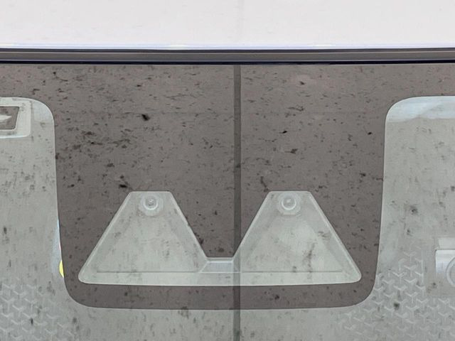 �y�X�}�[�g�A�V�X�g�z���s���ɑO���̎ԗ�����F�����A�Փ˂������Ȏ��͌x��ƃu���[�L�ŏՓˉ���Ɣ�Q�y�����A�V�X�g�B�����S�Ƀh���C�u�����y���݂��������܂��B