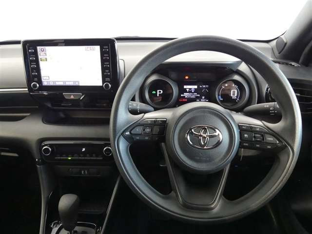 ヤリス1.5 ハイブリッド G E-Four 4WD