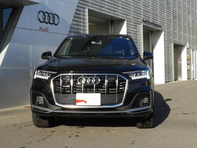 Q755 TFSI クワトロ Sライン 4WD