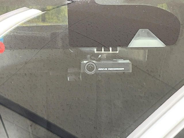 �y�C���e���W�F���g�G�}�[�W�F���V�[�u���[�L�z�t�����g�J�����őO���̎ԗ�����s�҂����m�B�Փ˂������Ȏ��͏Փ˔�Q�y���u���[�L���쓮�A�Փˉ�����T�|�[�g�B�����S�Ƀh���C�u�����y���݂��������܂��B