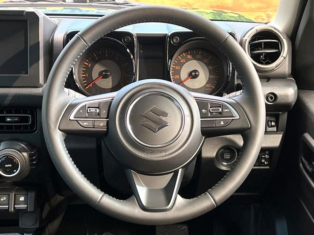 �y�����v�����X�e�A�����O�z�㎿�Ȋv���g�p���邱�ƂŁA��ɂ����������݂ƂĂ��^�]���₷���n���h���ł���