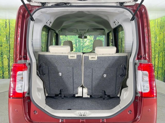 ���i�̂���������ʋ΁A���}���ɏ\���ȉ׎��X�y�[�X���m�ۂ��Ă���܂��B�Z�J���h�V�[�g��|���ƁA�傫�ȉו��̐ύڂ��\�ł���