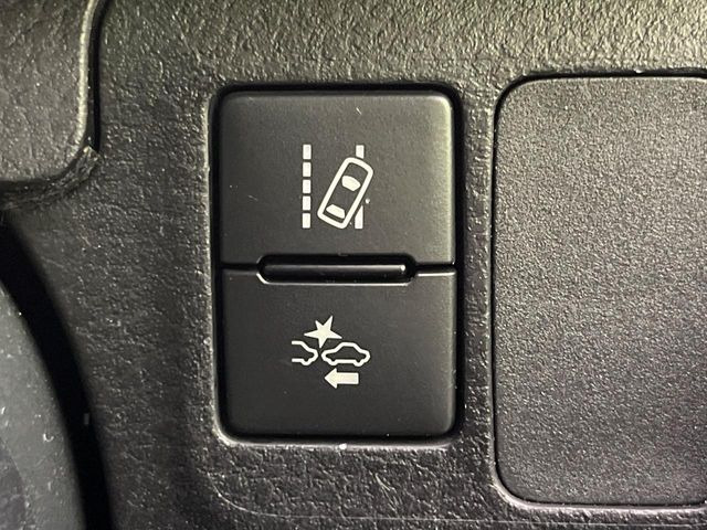 �y�g���^�Z�[�t�e�B�Z���X�z���s���ɑO���̎ԗ�����F�����A�Փ˂������Ȏ��͌x��ƃu���[�L�ŏՓˉ���Ɣ�Q�y�����A�V�X�g�B�����S�Ƀh���C�u�����y���݂��������܂��B