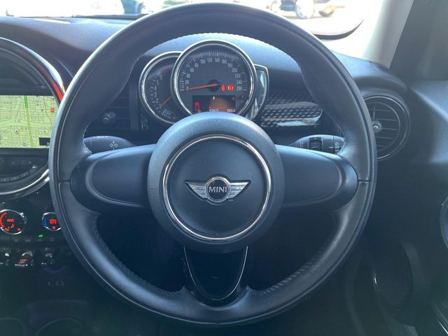 ���n���h�����̃X�������Ȃ��A���ꂢ�ȏ�Ԃ��ێ����Ă���܂��B�e�X�C�b�`���̓�����m�F�ς݂ł��B