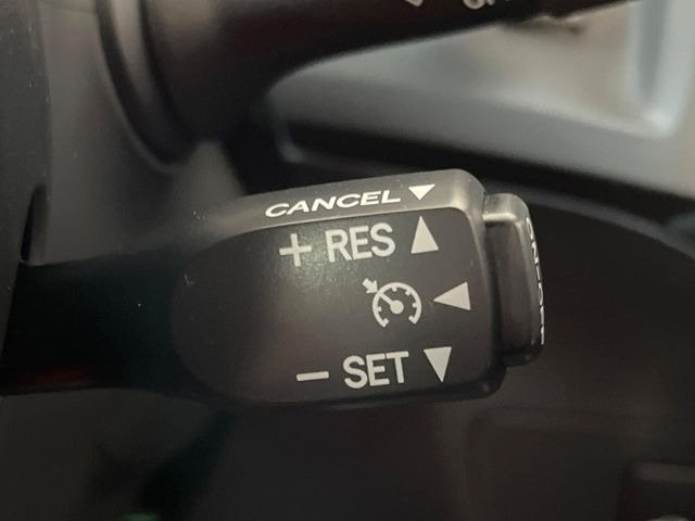 �y�N���[�Y�R���g���[���z�������H�����N���N���s�B�A�N�Z���𗣂��Ă���葬�x�ő��s���ł��A�������^�]���̕��S���y��!�����E�������ȒP�ȃX�C�b�`����Œ����ł��܂��B