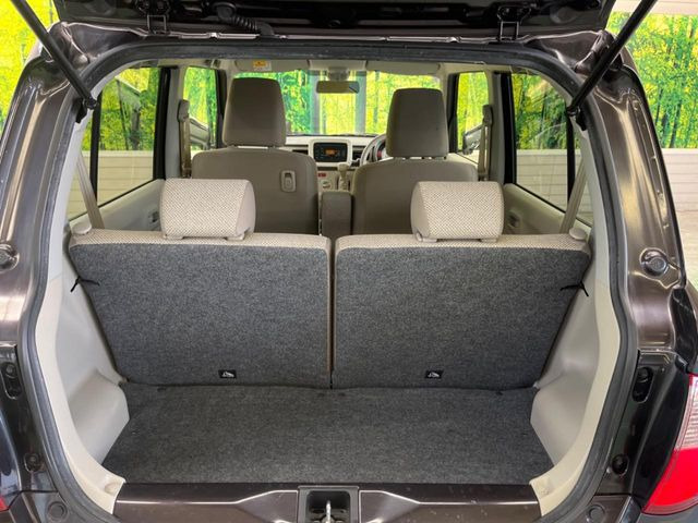 ���i�̂���������ʋ΁A���}���ɏ\���ȉ׎��X�y�[�X���m�ۂ��Ă���܂��B�Z�J���h�V�[�g��|���ƁA�傫�ȉו��̐ύڂ��\�ł���