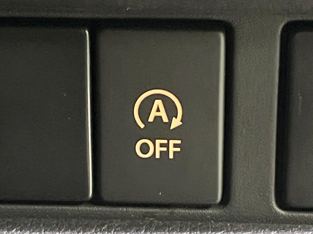 �y�A�C�h�����O�X�g�b�v�z�ԐM����a�؂Œ�Ԃ����ۂɃG���W�����~���A���ʂȔR���̏����}���܂��B�R��������ی�ɂȂ���@�\��G���W���̓u���[�L�𗣂��΍Ďn�����܂��B