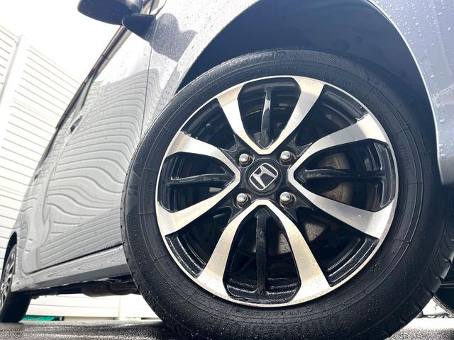 �y����14�C���`�A���~�z�C�[���z�O�ςɃ}�b�`���������A���~�z�C�[���𑕒����Ă���܂��B�e��ЊO�A���~�z�C�[����A�X�^�b�h���X�^�C�����戵�����Ă���܂��B���񂲑��k����������