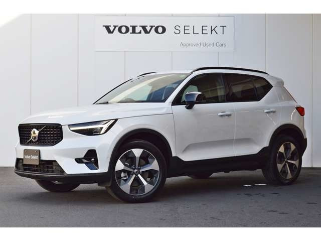 XC40ウルトラ B4 AWD ダークエディション 4WD