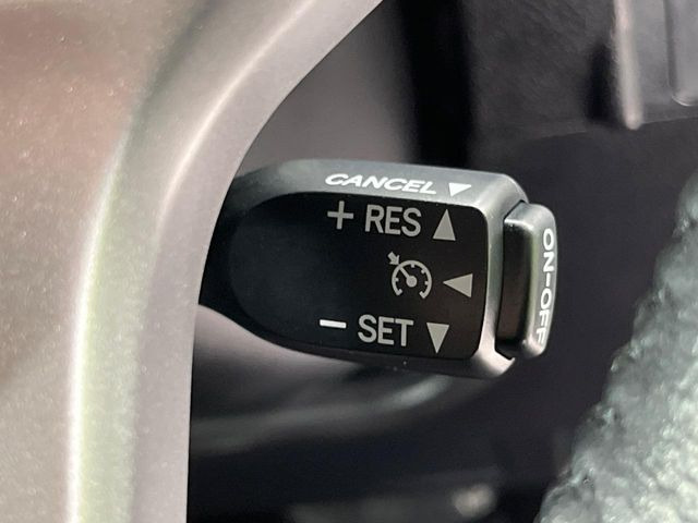 �y�N���[�Y�R���g���[���z�������H�����N���N���s�B�A�N�Z���𗣂��Ă���葬�x�ő��s���ł��A�������^�]���̕��S���y��!�����E�������ȒP�ȃX�C�b�`����Œ����ł��܂��B