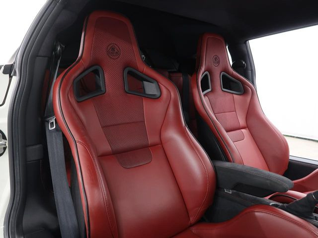 �V�[�g�ɂ��Ă���ԗǂ��ێ�����Ă���̂ł��B�I�[�g�X�e�[�W�ł͐�p�̃V�[�g���n���K�[�h����R�[�e�B���O�����p�ӂ��Ă�܂��B���񂨐\���t���������B