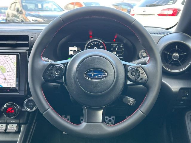 �y�����v�����X�e�A�����O�z�㎿�Ȋv���g�p���邱�ƂŁA��ɂ����������݂ƂĂ��^�]���₷���n���h���ł���