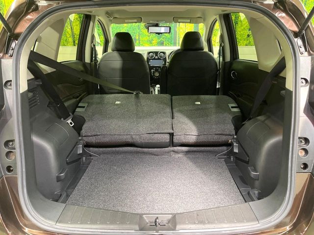 ���i�̂���������ʋ΁A���}���ɏ\���ȉ׎��X�y�[�X���m�ۂ��Ă���܂��B�Z�J���h�V�[�g��|���ƁA�傫�ȉו��̐ύڂ��\�ł���