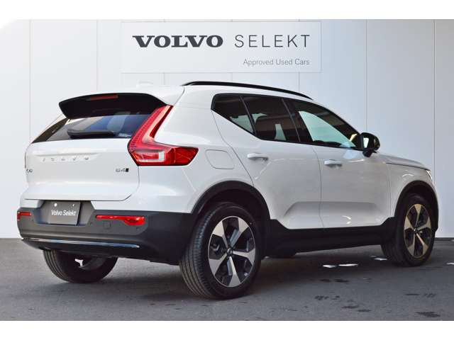 XC40ウルトラ B4 AWD ダークエディション 4WD