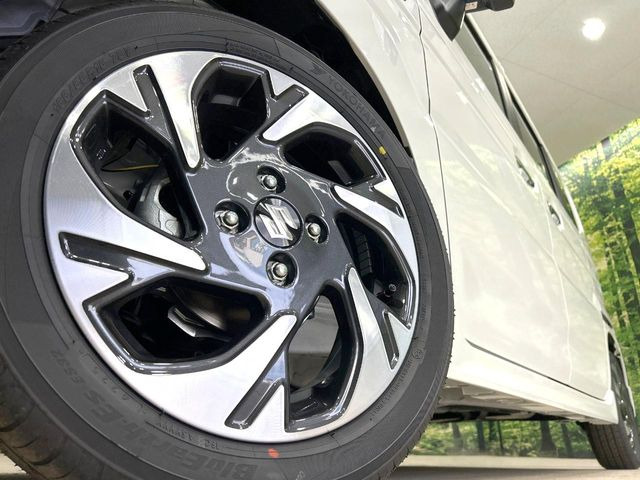 �y����15�C���`�A���~�z�C�[���z�O�ςɃ}�b�`���������A���~�z�C�[���𑕒����Ă���܂��B�e��ЊO�A���~�z�C�[����A�X�^�b�h���X�^�C�����戵�����Ă���܂��B���񂲑��k����������