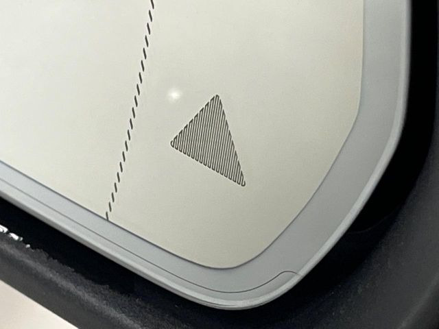 ���u���C���h�A�V�X�g�Z���T�[:���p����̎Ԃ����m���A�h���C�o�[���Ԑ��ύX���s���ۂɁA�x�����Ƌ��ɒ��ӂ𑣂��Ă������S�x���@�\�ł�!