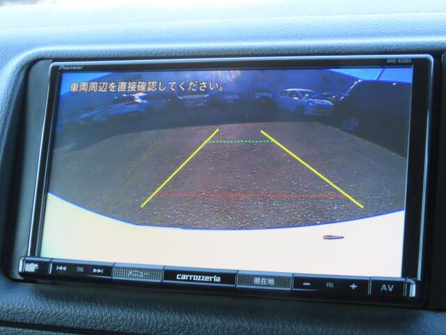 �o�b�N�J�����𑕔����Ă���܂��B���Ԏ��ɑ�ϖ𗧂��܂����^�]�����ȕ��̖����ɂȂ��Ă���܂��B