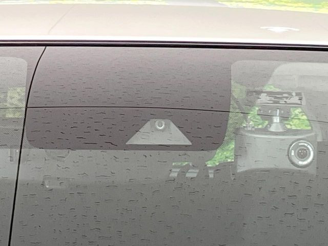 �y�G�}�[�W�F���V�[�u���[�L�z���s���ɑO���̎ԗ�����F�����A�Փ˂������Ȏ��͌x��ƃu���[�L�ŏՓˉ���Ɣ�Q�y�����A�V�X�g�B�����S�Ƀh���C�u�����y���݂��������܂��B