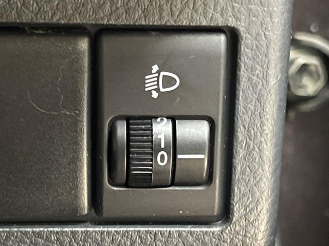 �y�w�b�h���C�g���x���C�U�[�z���D�݂̈ʒu�փ��C�g�̍����𒲐��ł��܂�!