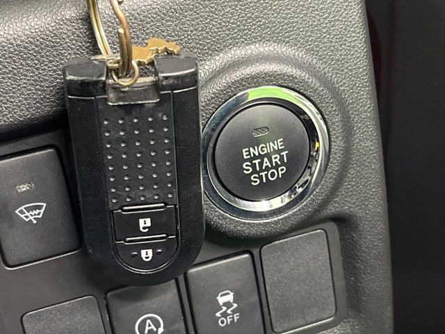 �y�X�}�[�g�L�[�z�J�o����|�P�b�g�ɓ��ꂽ�܂܂ł��h�A�̎{���E�������\�ȃX�}�[�g�L�[�𑕔��B�G���W���̃I���E�I�t�����J�M�����o���K�v����������Ƃ��Ă��֗��ł���