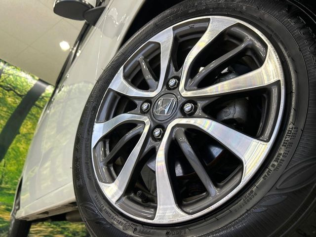 �y����14�C���`�A���~�z�C�[���z�O�ςɃ}�b�`���������A���~�z�C�[���𑕒����Ă���܂��B�e��ЊO�A���~�z�C�[����A�X�^�b�h���X�^�C�����戵�����Ă���܂��B���񂲑��k����������