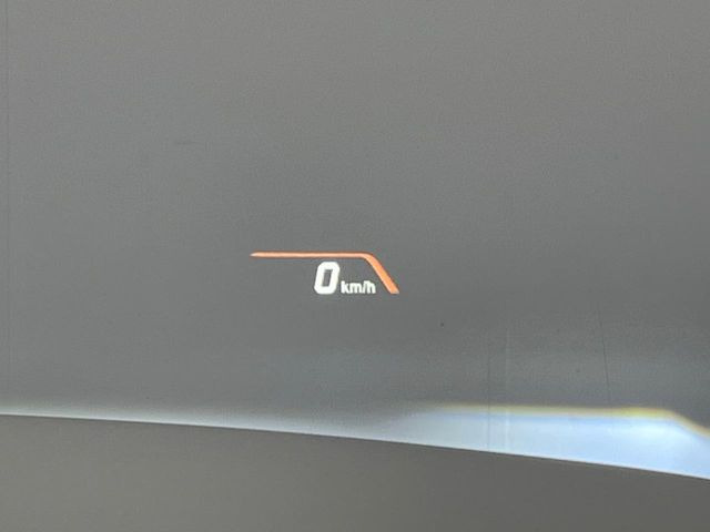 �y�J���[�w�b�h�A�b�v�f�B�X�v���C�z���݂̑��x�⑖�s�����f�W�^���\���ŉ^�]�ȑO���̃K���X�ɓ��e!�J���[�t���Ŏ��F���������A�^�]���ڐ������炳���K�v�ȏ����m�F�ł���̂łƂ��Ă��֗��ň��S!