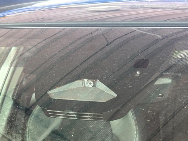 �y�g���^�Z�[�t�e�B�Z���X�z���s���ɑO���̎ԗ�����F�����A�Փ˂������Ȏ��͌x��ƃu���[�L�ŏՓˉ���Ɣ�Q�y�����A�V�X�g�B�����S�Ƀh���C�u�����y���݂��������܂��B