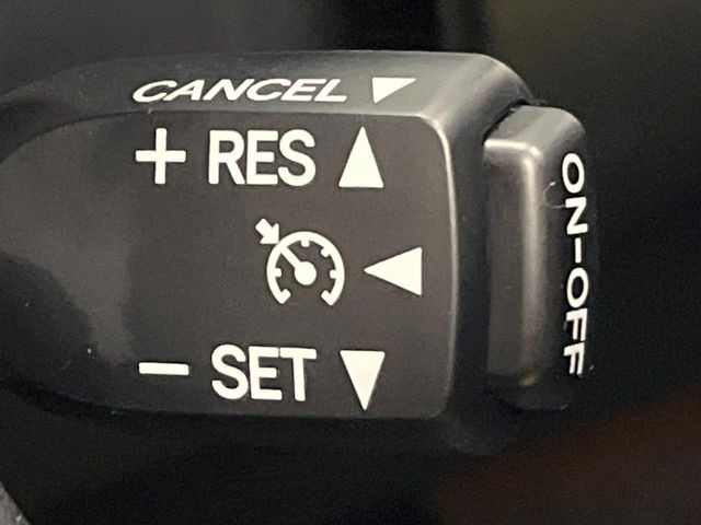 �y�N���[�Y�R���g���[���z�������H�����N���N���s�B�A�N�Z���𗣂��Ă���葬�x�ő��s���ł��A�������^�]���̕��S���y��!�����E�������ȒP�ȃX�C�b�`����Œ����ł��܂��B