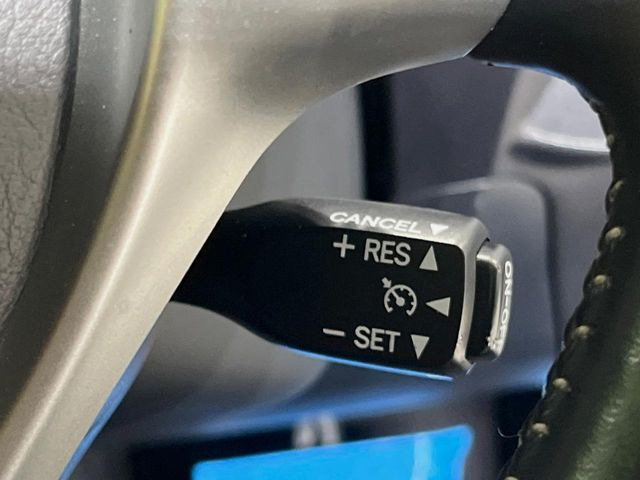 �y�N���[�Y�R���g���[���z�������H�����N���N���s�B�A�N�Z���𗣂��Ă���葬�x�ő��s���ł��A�������^�]���̕��S���y��!�����E�������ȒP�ȃX�C�b�`����Œ����ł��܂��B