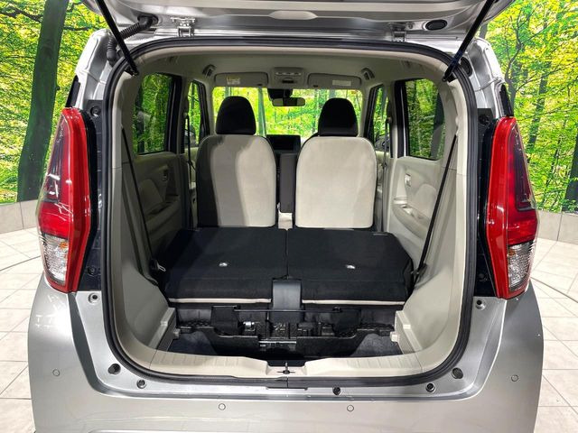 ���i�̂���������ʋ΁A���}���ɏ\���ȉ׎��X�y�[�X���m�ۂ��Ă���܂��B�Z�J���h�V�[�g��|���ƁA�傫�ȉו��̐ύڂ��\�ł���