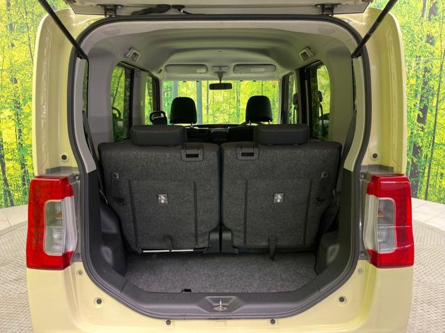 ���i�̂���������ʋ΁A���}���ɏ\���ȉ׎��X�y�[�X���m�ۂ��Ă���܂��B�Z�J���h�V�[�g��|���ƁA�傫�ȉו��̐ύڂ��\�ł���