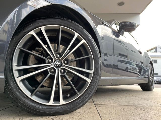 �y����17�C���`�A���~�z�C�[���z�O�ςɃ}�b�`���������A���~�z�C�[���𑕒����Ă���܂��B�e��ЊO�A���~�z�C�[����A�X�^�b�h���X�^�C�����戵�����Ă���܂��B���񂲑��k����������