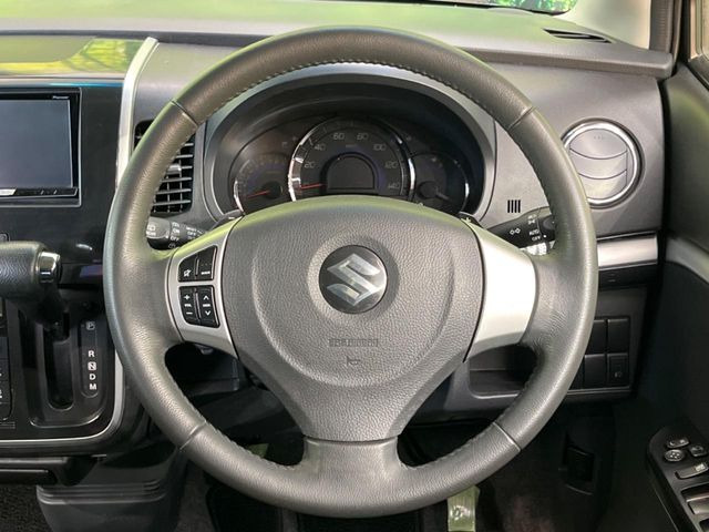 �y�����v�����X�e�A�����O�z�㎿�Ȋv���g�p���邱�ƂŁA��ɂ����������݂ƂĂ��^�]���₷���n���h���ł���