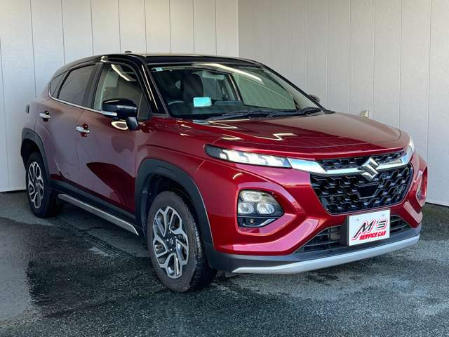 ���ʎԂ́u�T�[�r�X�J�[�G���Y �{�X�v�A�y�����Ԃ́u�T�[�r�X�J�[�G���Y �����X�v���炨�T�������܂��B