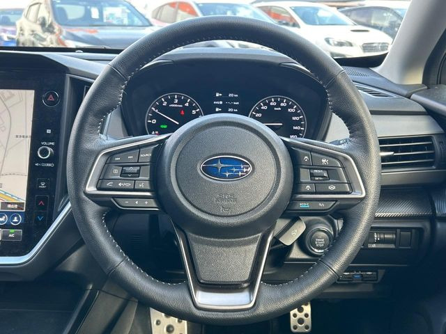 �y�����v�����X�e�A�����O�z�㎿�Ȋv���g�p���邱�ƂŁA��ɂ����������݂ƂĂ��^�]���₷���n���h���ł���