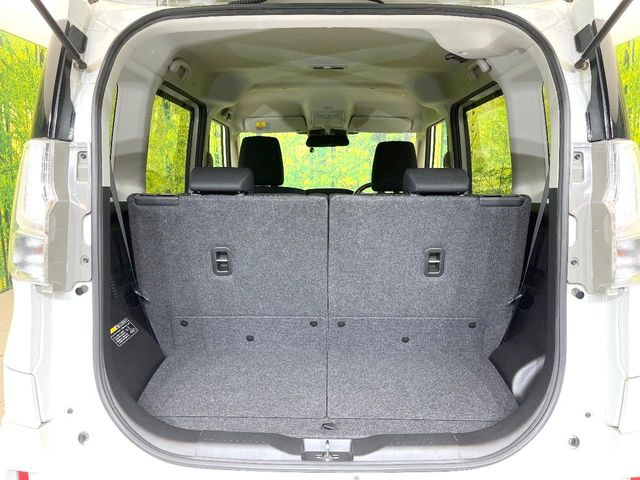 ���i�̂���������ʋ΁A���}���ɏ\���ȉ׎��X�y�[�X���m�ۂ��Ă���܂��B�Z�J���h�V�[�g��|���ƁA�傫�ȉו��̐ύڂ��\�ł���