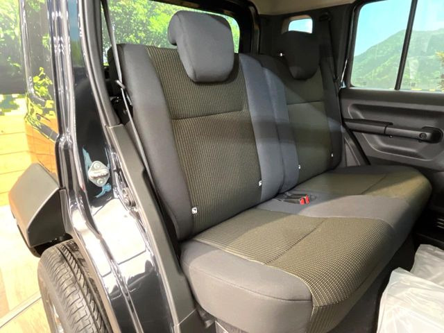 ���i���ȃI���W�i���t���A�}�b�g���I�v�V�����ɂĂ��p�ӂ��Ă���܂��B���D���ȃf�U�C����J���[�����Ԃɍ��킹�đI��ł����������Ƃ��ł��܂���