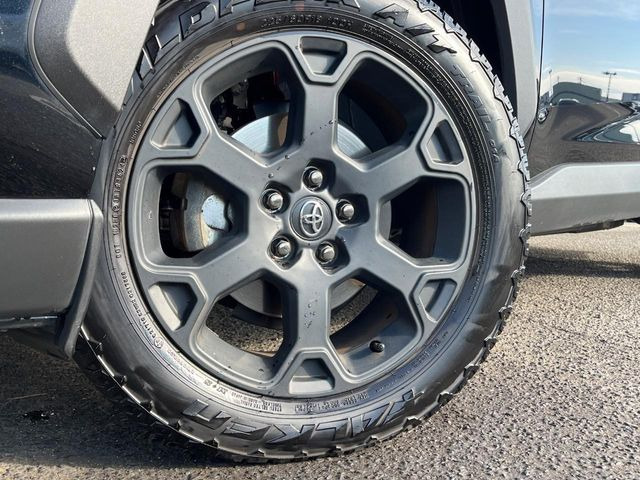 �y����18�C���`�A���~�z�C�[���z�O�ςɃ}�b�`���������A���~�z�C�[���𑕒����Ă���܂��B�e��ЊO�A���~�z�C�[����A�X�^�b�h���X�^�C�����戵�����Ă���܂��B���񂲑��k����������