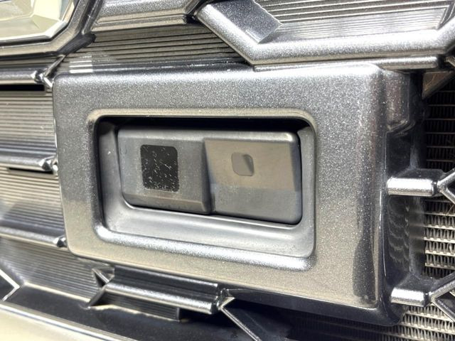 �y�X�}�[�g�A�V�X�g�z���s���ɑO���̎ԗ�����F�����A�Փ˂������Ȏ��͌x��ƃu���[�L�ŏՓˉ���Ɣ�Q�y�����A�V�X�g�B�����S�Ƀh���C�u�����y���݂��������܂��B