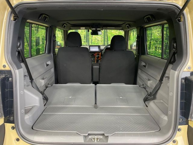 ���i�̂���������ʋ΁A���}���ɏ\���ȉ׎��X�y�[�X���m�ۂ��Ă���܂��B�Z�J���h�V�[�g��|���ƁA�傫�ȉו��̐ύڂ��\�ł���