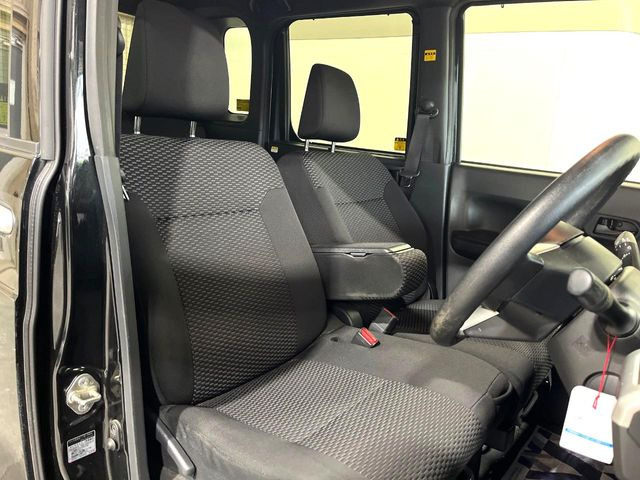 ドライバーによって運転しやすいポジションは異なり、あの車はどうなのか不安なこともありますよね。気になるお車は店頭で乗り込んでご確認いただけます♪