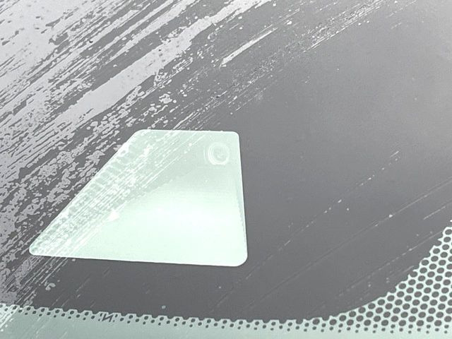 �y�z���_�Z���V���O�z���s���ɑO���̎ԗ�����F�����A�Փ˂������Ȏ��͌x��ƃu���[�L�ŏՓˉ���Ɣ�Q�y�����A�V�X�g�B�����S�Ƀh���C�u�����y���݂��������܂��B