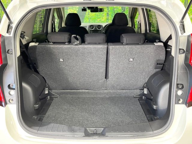 ���i�̂���������ʋ΁A���}���ɏ\���ȉ׎��X�y�[�X���m�ۂ��Ă���܂��B�Z�J���h�V�[�g��|���ƁA�傫�ȉו��̐ύڂ��\�ł���